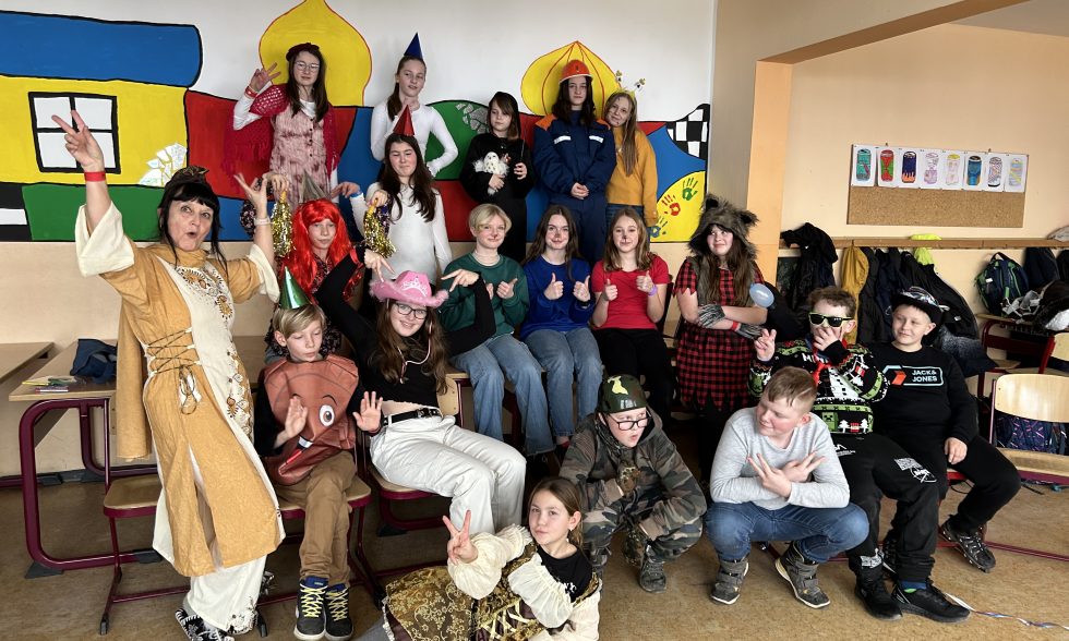 Fasching in der Klasse 5b Fasching in der Klasse 5b